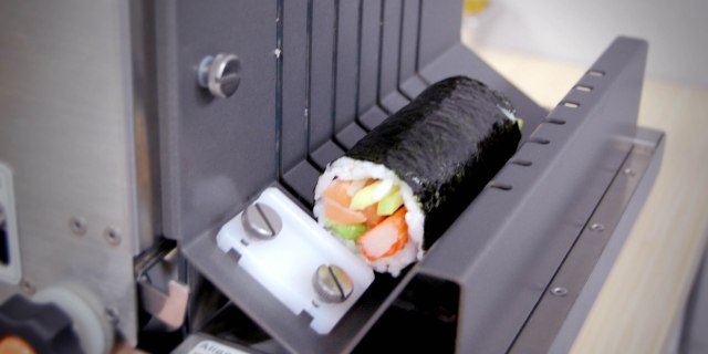 sushi cutter